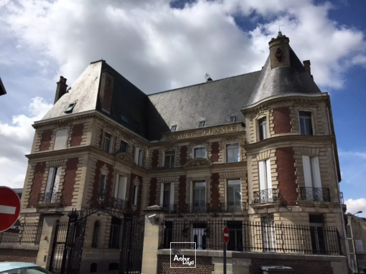 BUREAUX - A LOUER - 170 m2 - CENTRE VILLE DE SAINT QUENTIN