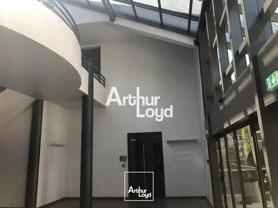Bureaux cloisonnés à louer 297 m² Sophia Antipolis
