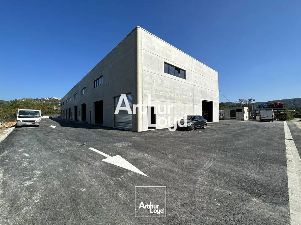Vente local d'activité de 1150 m² sur terrain 3800 m² Puget-sur-Argens 