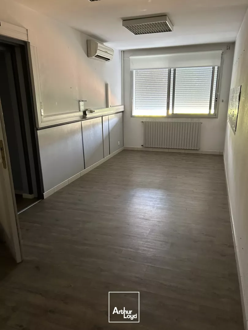 Local avec vitrine à louer sur un axe commercial de Périgueux