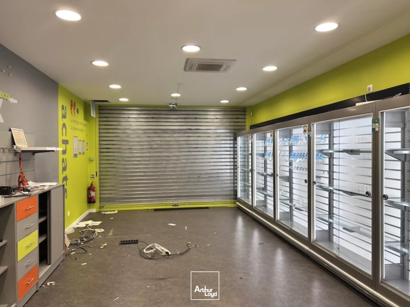 OYONNAX - CENTRE VILLE - LOCAL COMMERCIAL A LOUER