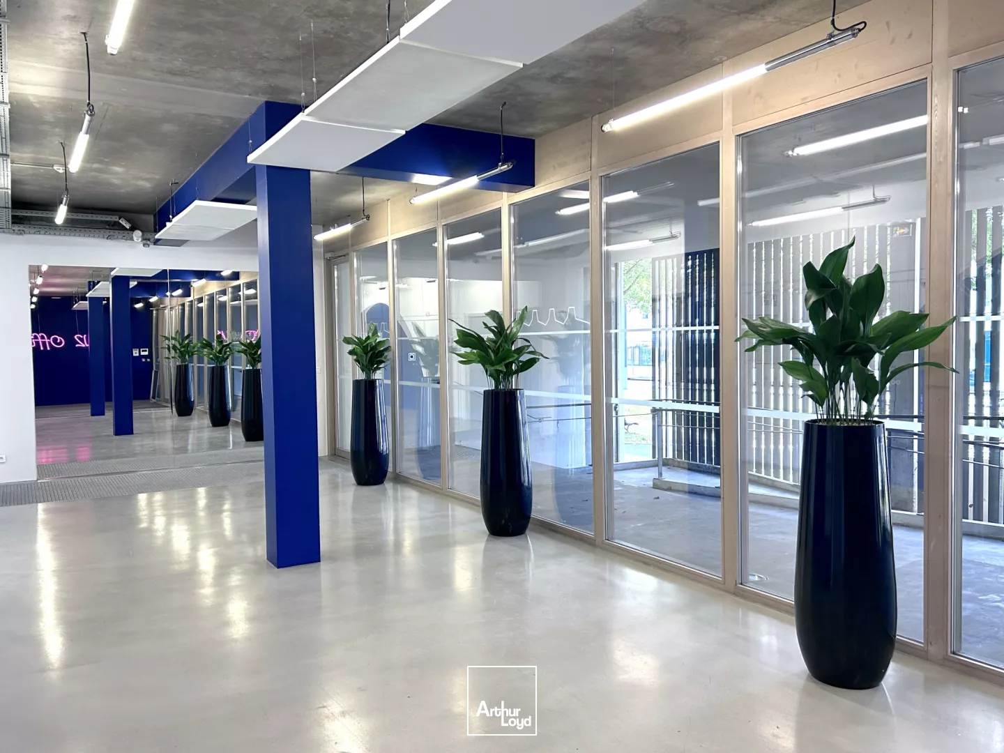 À louer - Bureaux à partir de 344 m² - Bordeaux Bassins à Flots