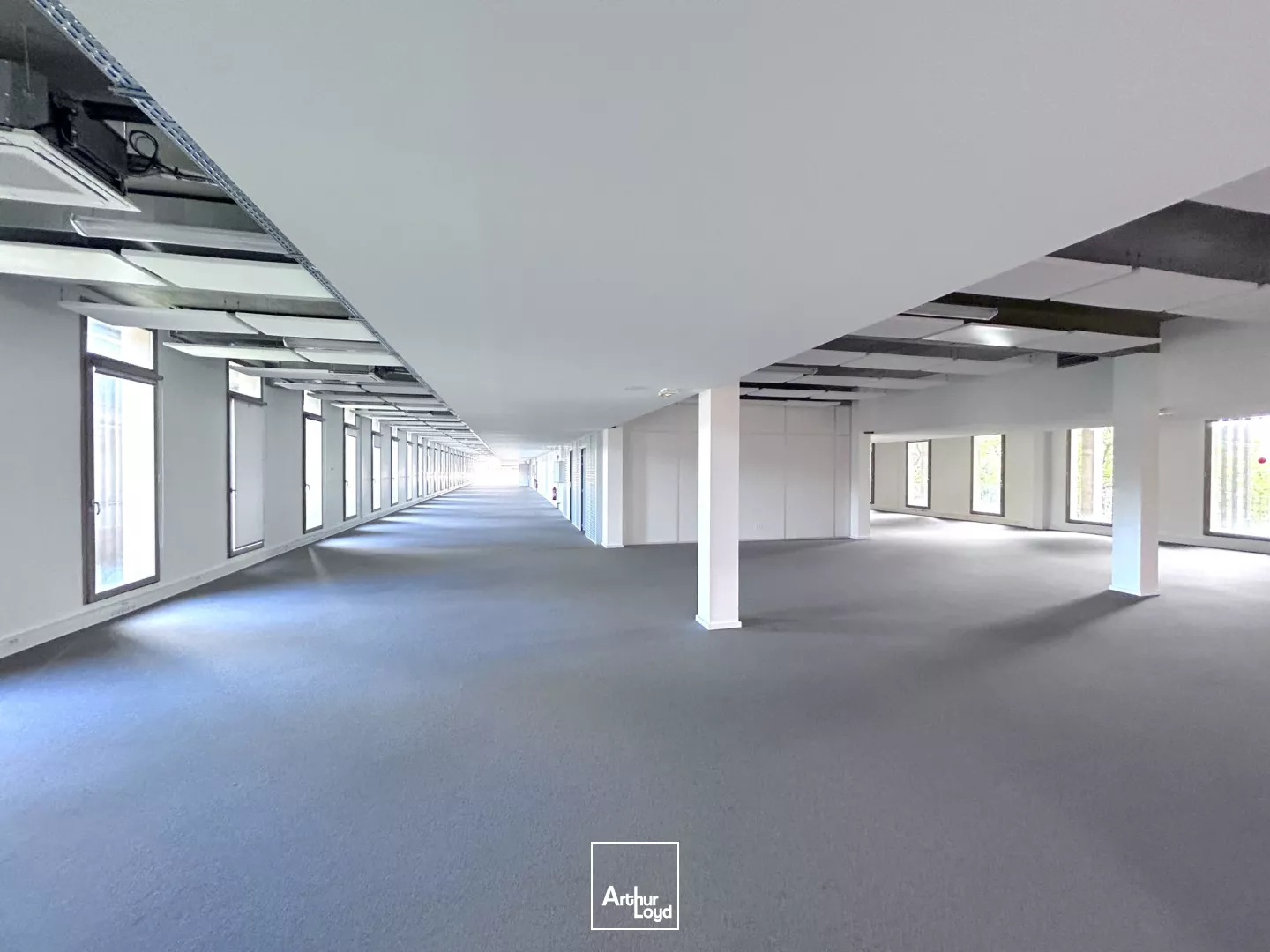 À louer - Bureaux à partir de 344 m² - Bordeaux Bassins à Flots