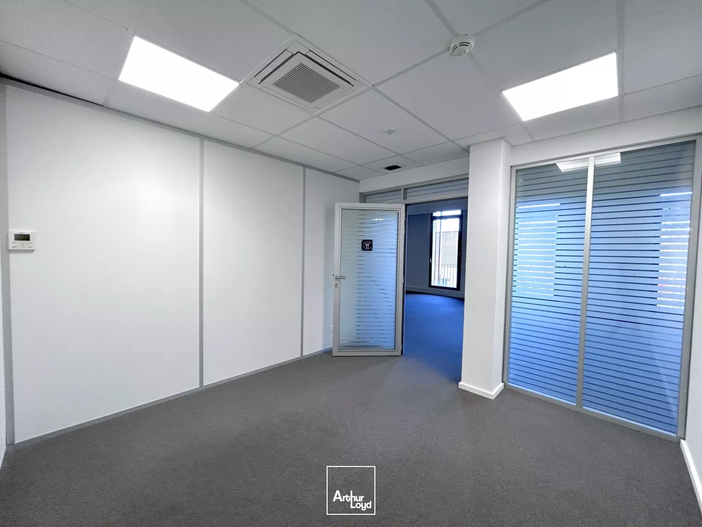 À louer - Bureaux à partir de 344 m² - Bordeaux Bassins à Flots