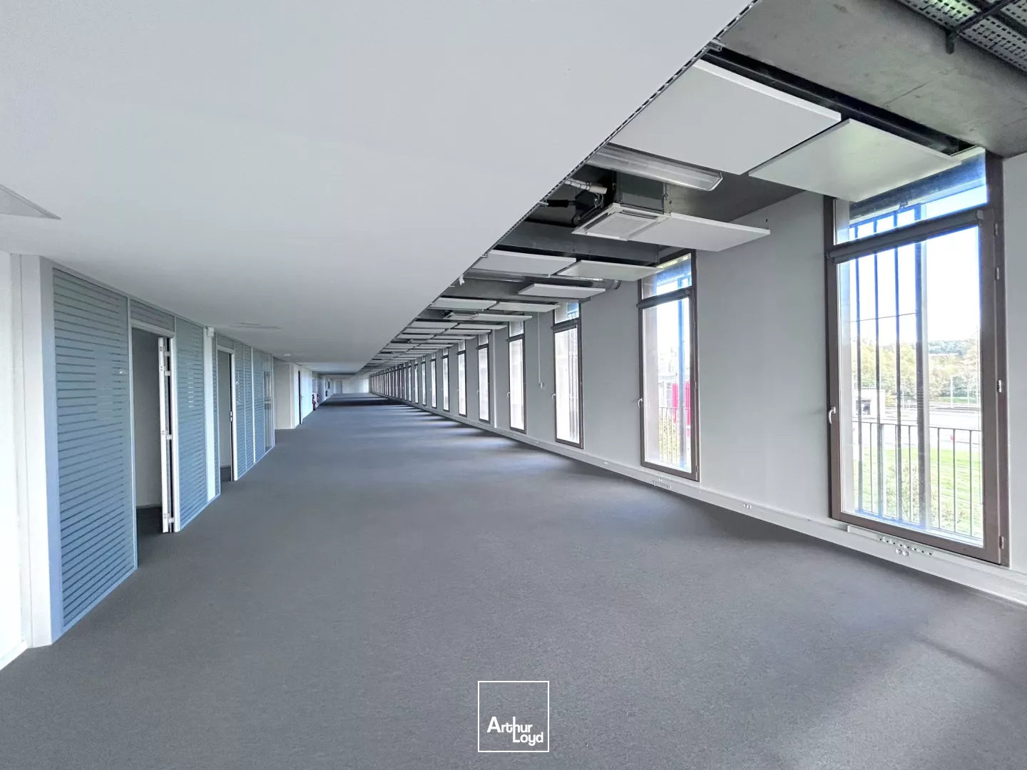 À louer - Bureaux à partir de 344 m² - Bordeaux Bassins à Flots