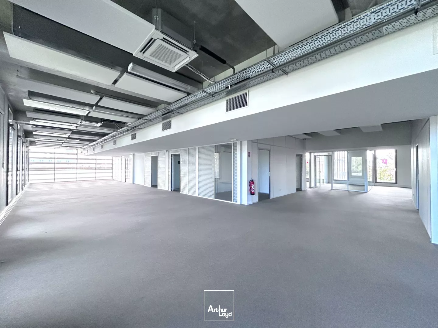 À louer - Bureaux à partir de 344 m² - Bordeaux Bassins à Flots