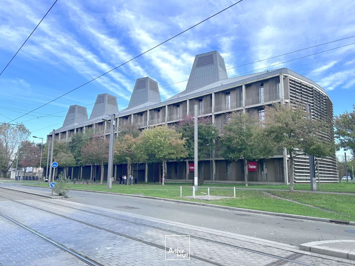 À louer - Bureaux à partir de 344 m² - Bordeaux Bassins à Flots