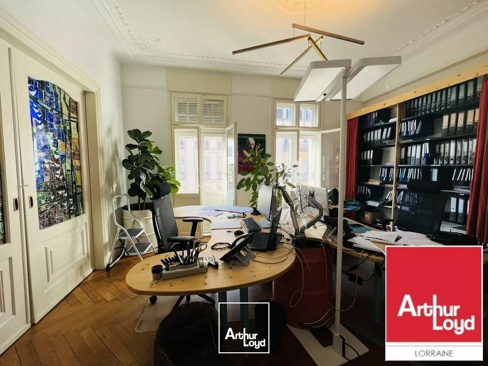 BUREAUX à LOUER de 204.2 m²