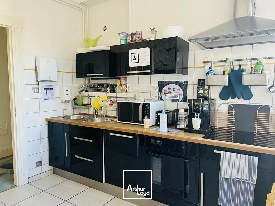 BUREAUX à LOUER de 204.2 m²