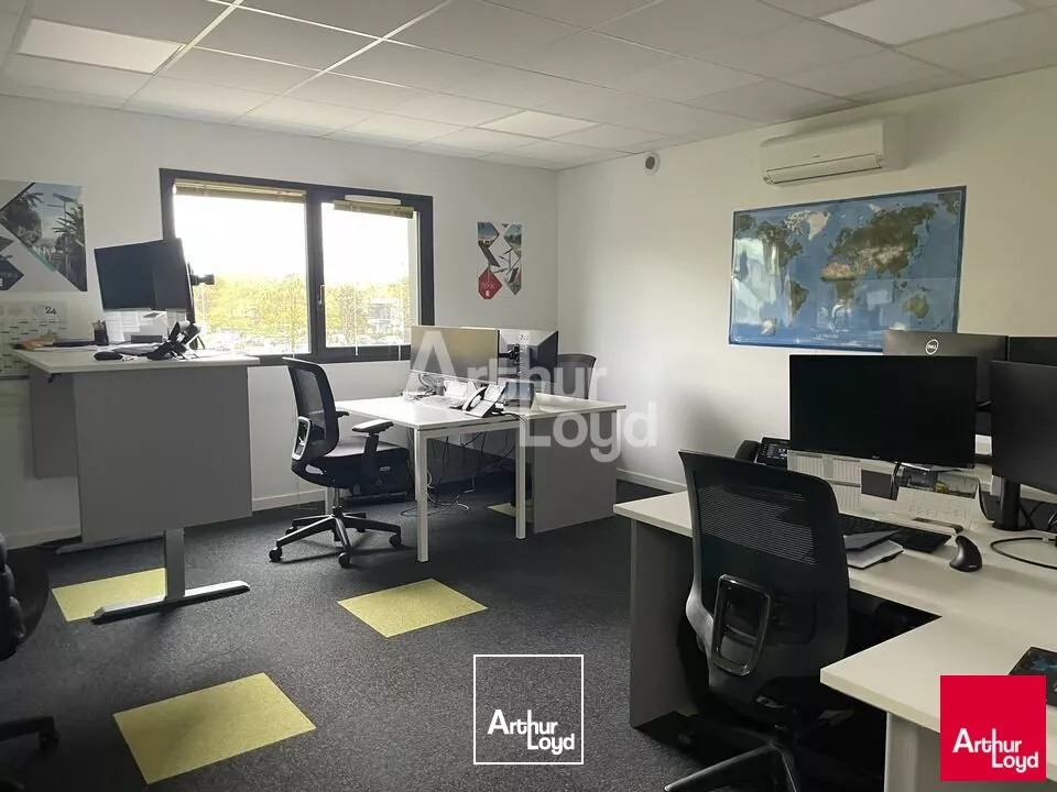 BEAUCOUZÉ LOCAL D'ACTIVITÉ 512 m² A LOUER