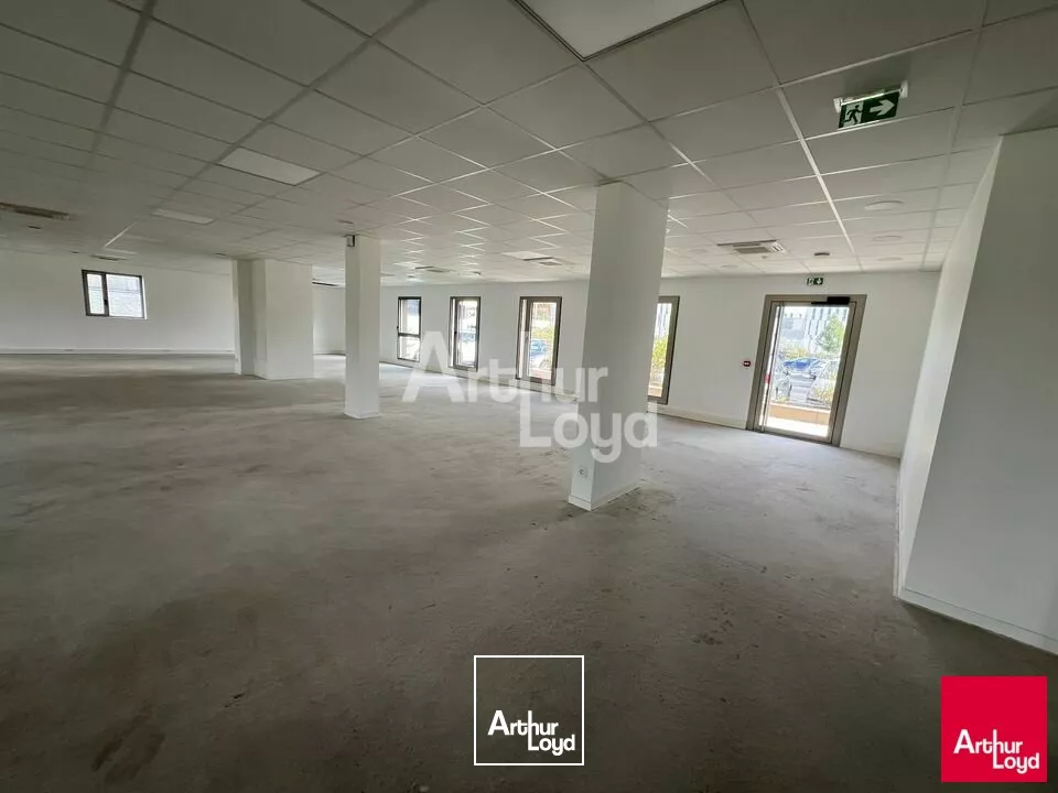 Idéalement situé avec visibilité rocade