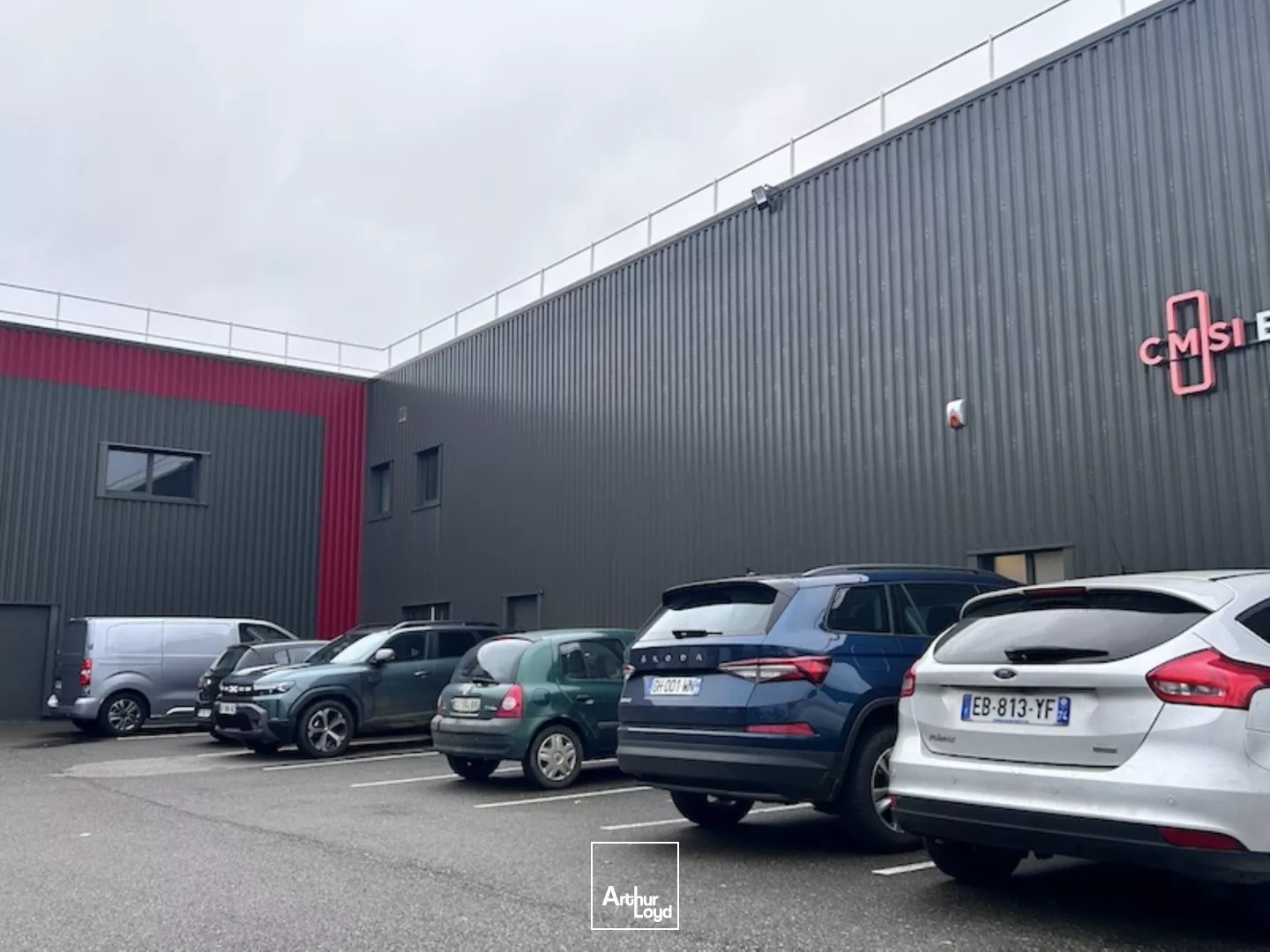 BOURG SUD - SORTIE D'AUTOROUTE - BUREAUX NEUFS À LOUER