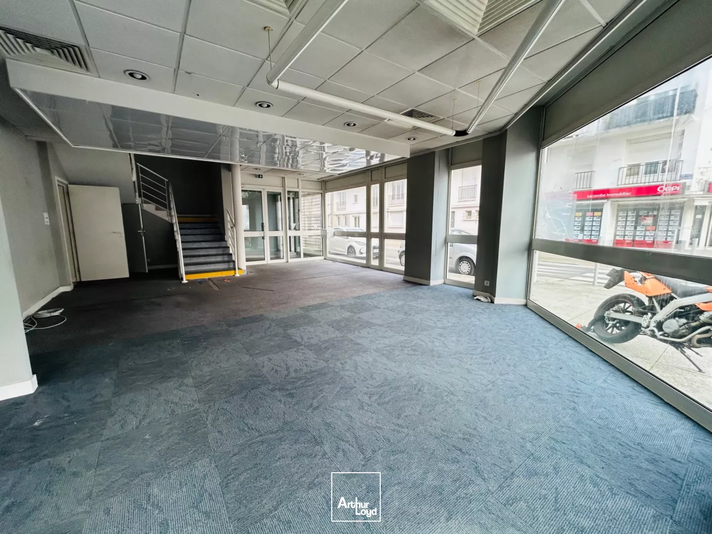 A VENDRE A LOUER LOCAUX ST NAZAIRE 483M2