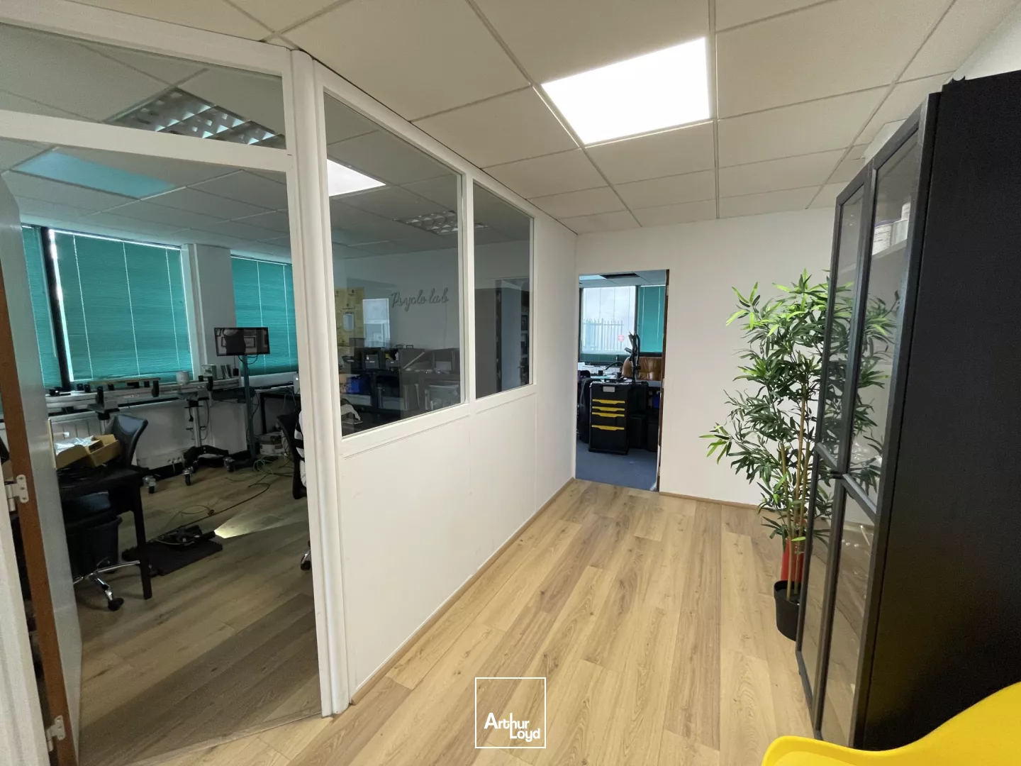 A LOUER A VENDRE BUREAUX 110 M2 COMPIEGNE CENTRE-VILLE