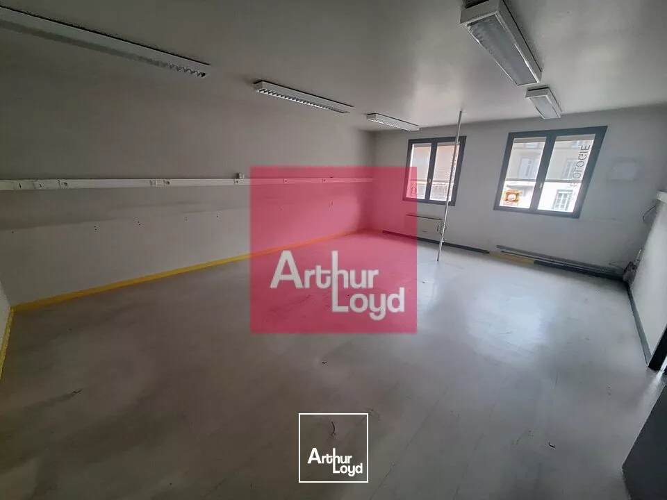 AUBIERE BUREAUX 141M² A VENDRE