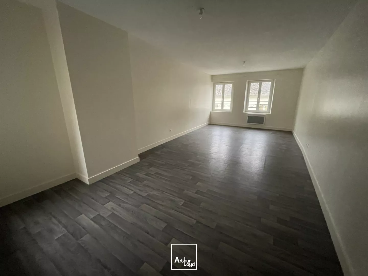 Locaux commerciaux à vendre à CONCHES EN OUCHE 27190