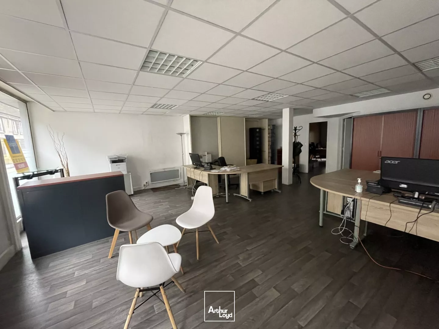 Locaux commerciaux à vendre à CONCHES EN OUCHE 27190