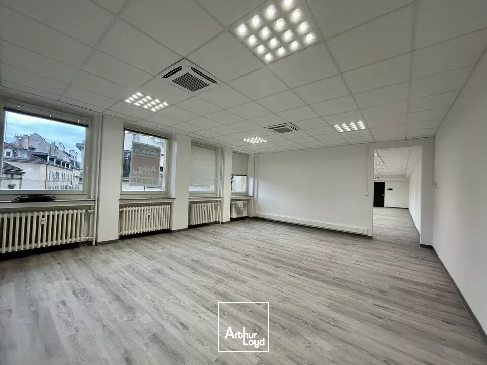 BUREAUX à LOUER de 111 m²