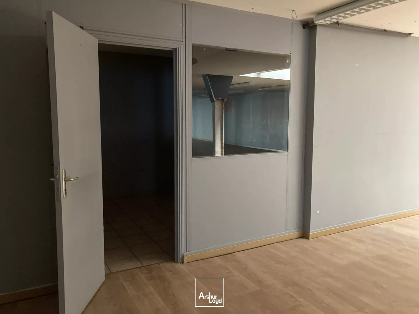 Locaux d'activité à vendre à EVREUX 27000