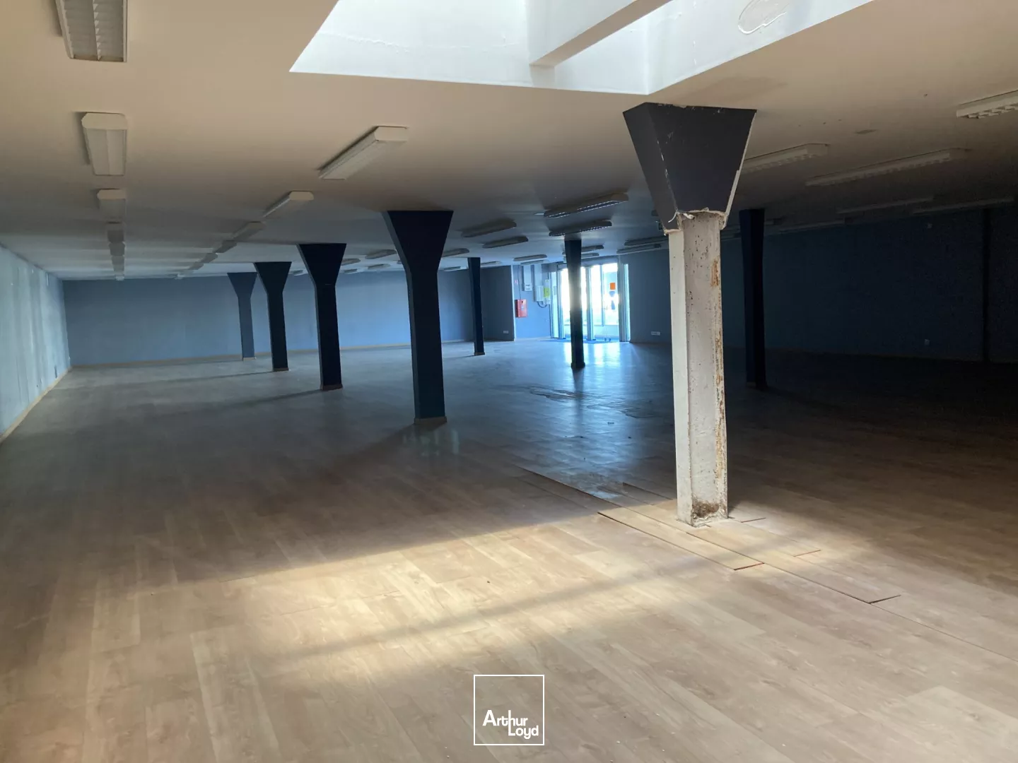 Locaux d'activité à vendre à EVREUX 27000