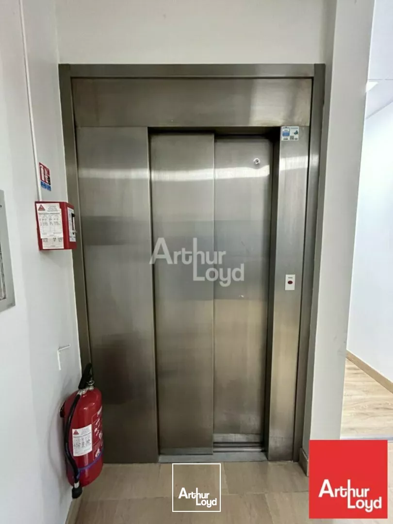 À LOUER - BUREAUX IDÉALEMENT PLACÉS EN CENTRE VILLE DE POITIERS - 300m²