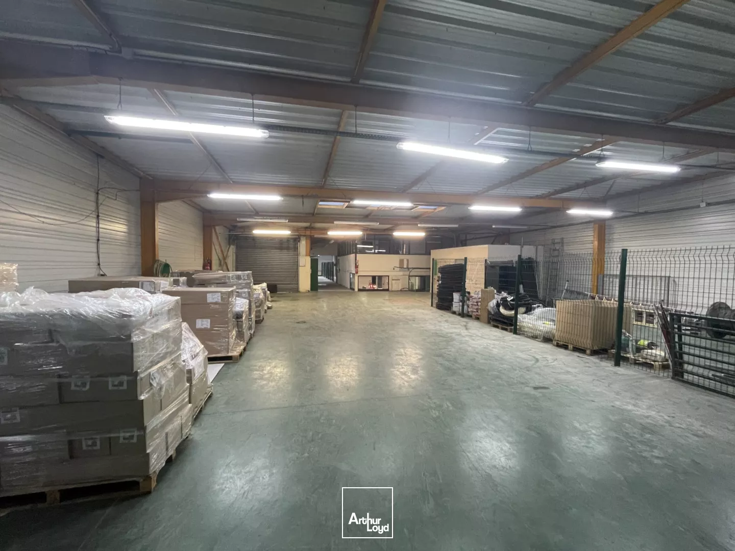 LOCAL D'ACTIVITE A LOUER DE 1 141 m2