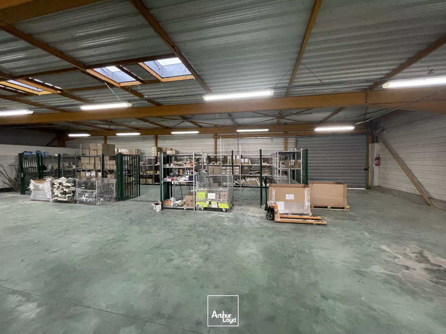 LOCAL D'ACTIVITE A LOUER DE 1 141 m2