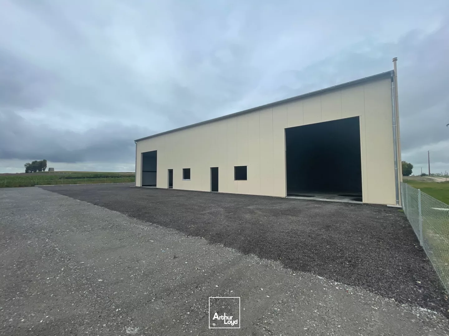 Locaux d'activité à louer à VEXIN SUR EPTE 27510