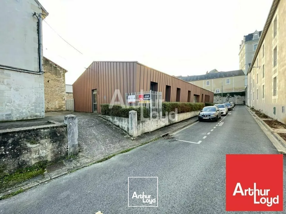 POITIERS A VENDRE CITE JUDICIAIRE 330m² LOCAL COMMERCIAL NEUF