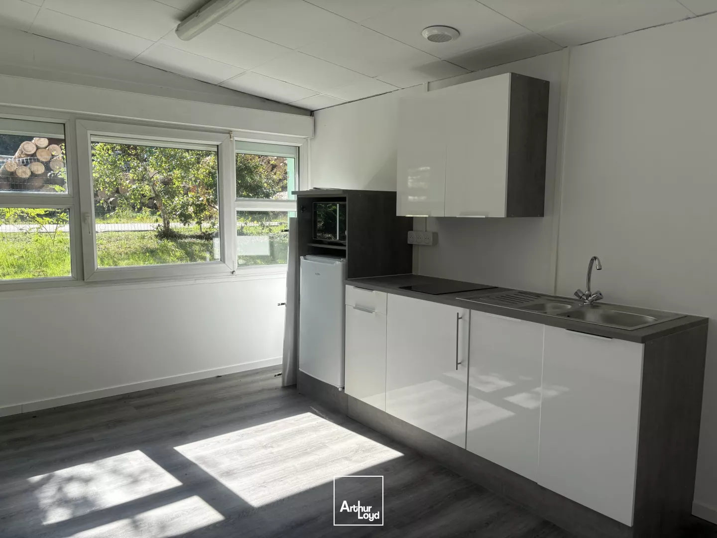 LA TALAUDIERE - BUREAUX A LOUER - DISPONIBILITÉ IMMÉDIATE