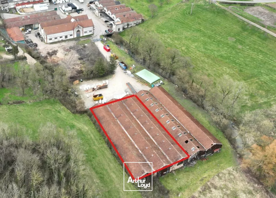 ENTREPOT - ATELIER à LOUER de 1500 m²