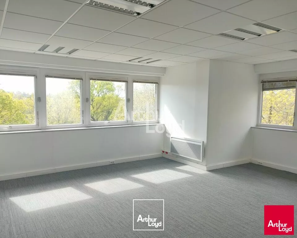 RENNES LONGCHAMPS - BUREAUX A LOUER - 1 764 M²