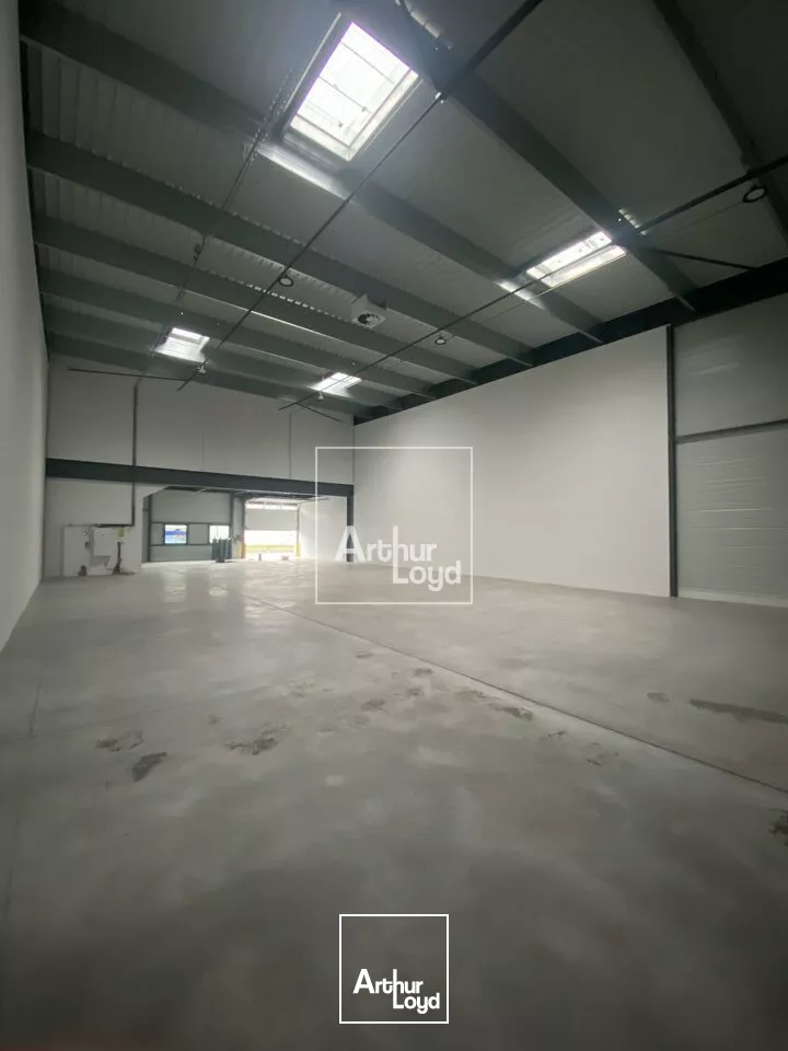 A louer bâtiment neuf proche des grands axes