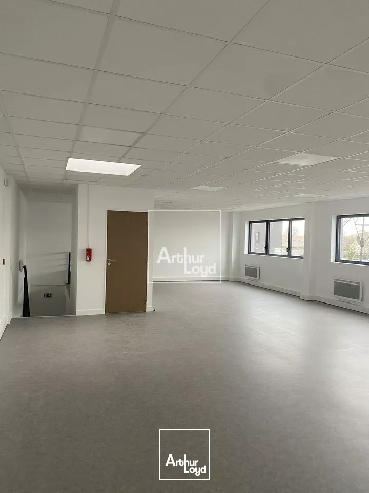 A louer bâtiment neuf proche des grands axes