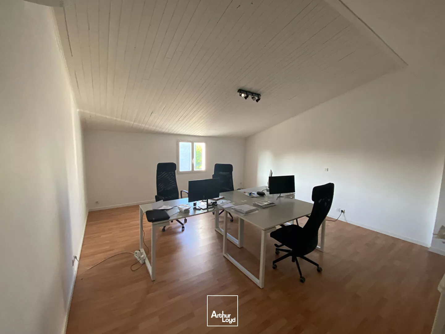 A LOUER, Bureaux Saint Médard D'Aunis - ZA CROIX FORT - 563 m2