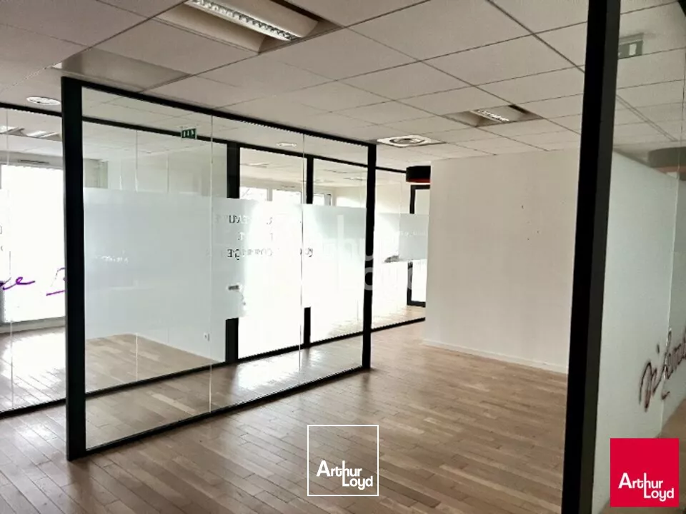CESSON SEVIGNE - BUREAUX A LA LOCATION - 306m²