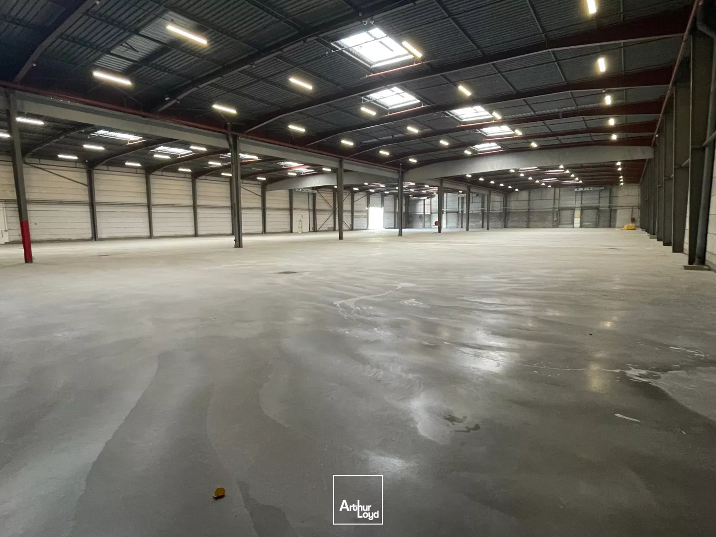 Entrepôts à vendre à VAL DE REUIL 27100