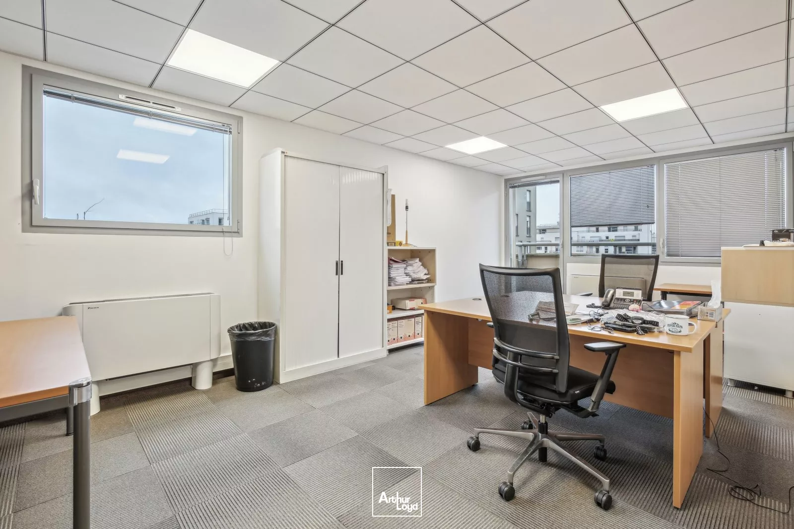 Opportunité de bureaux à vendre, accès PMR et terrasse, dans le quartier des Champs-Pierreux