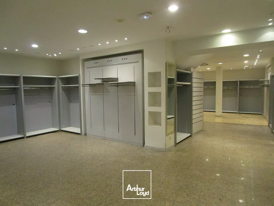 A LOUER Local commercial rue piétonne