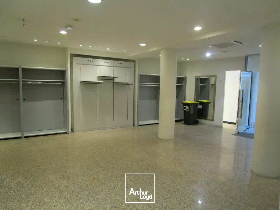 A LOUER Local commercial rue piétonne