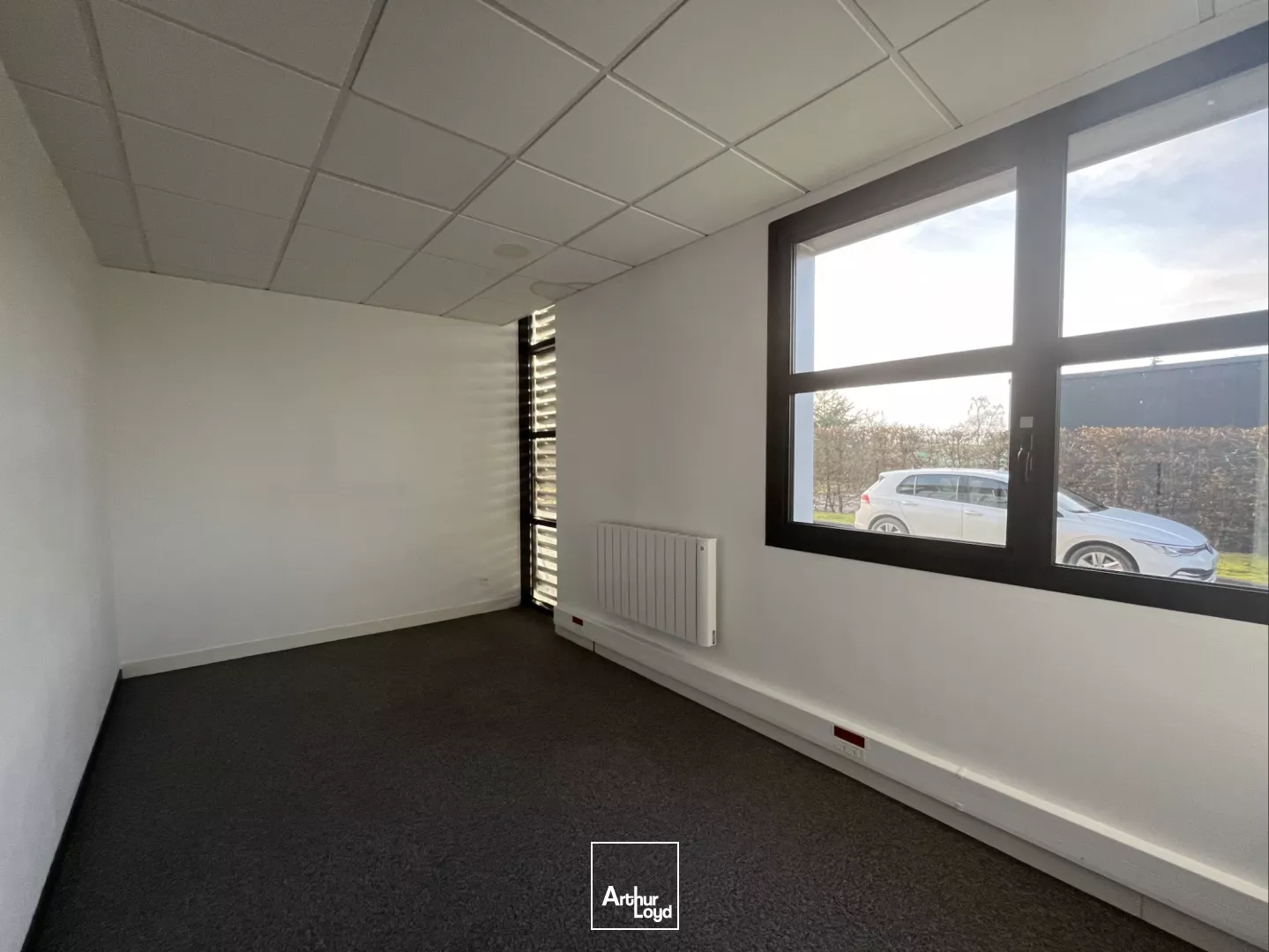 A LOUER - BUREAUX - 86 M2 - SAINT-QUENTIN