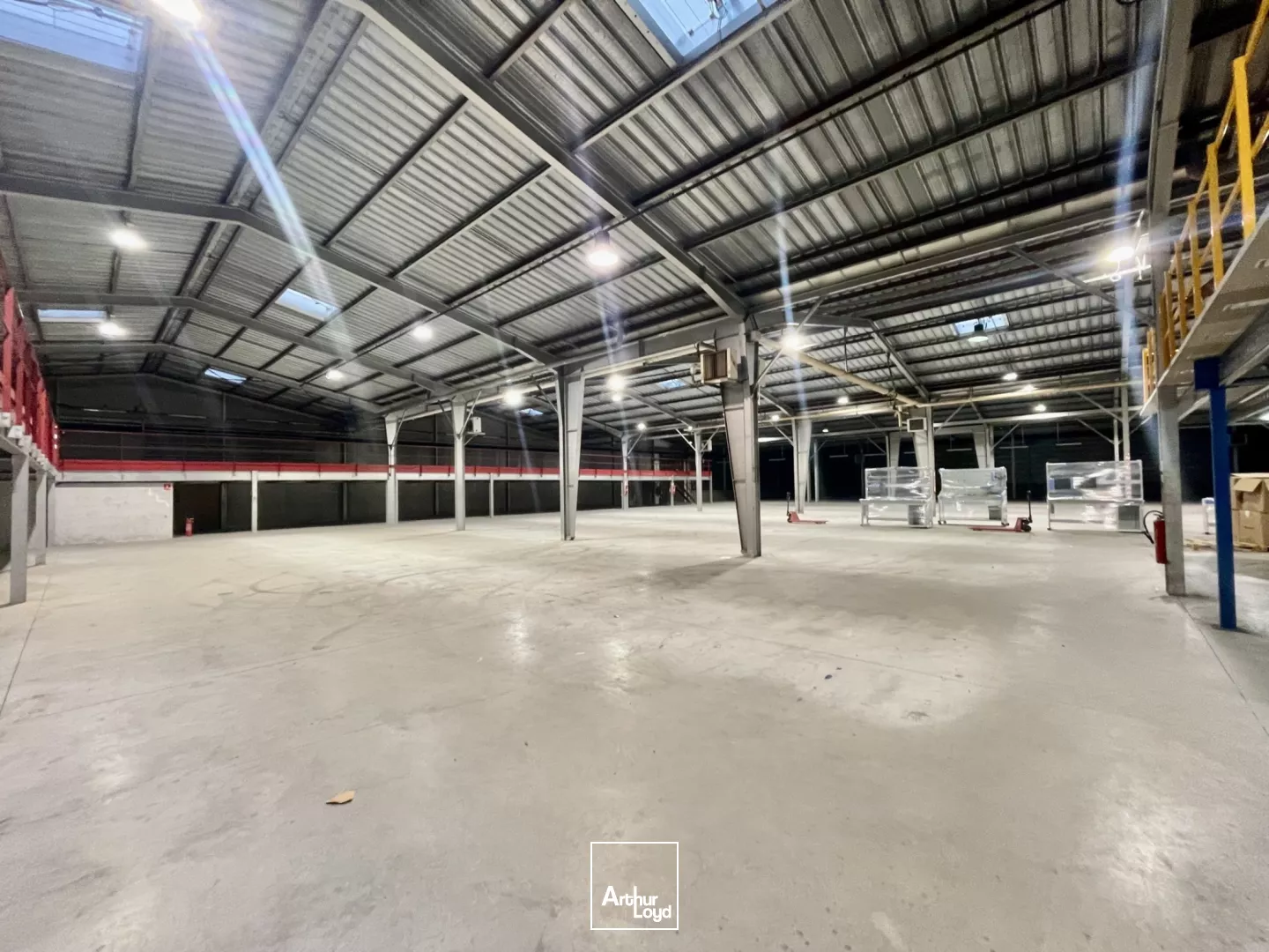 Locaux d'activité à louer à SOTTEVILLE LES ROUEN 76300