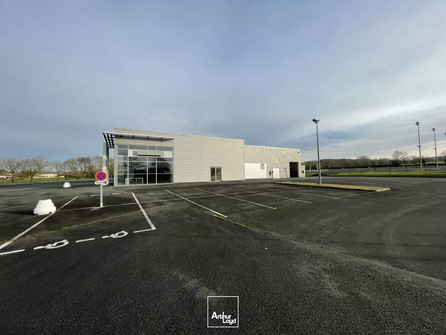 Batiment indépendant + terrain visibilité