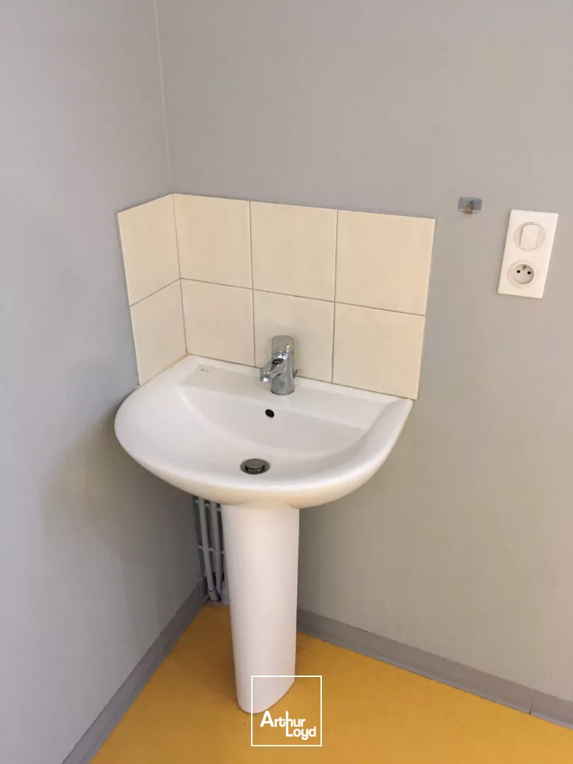 A louer un bureau dans un cabinet médical commune à proximité de Limoges