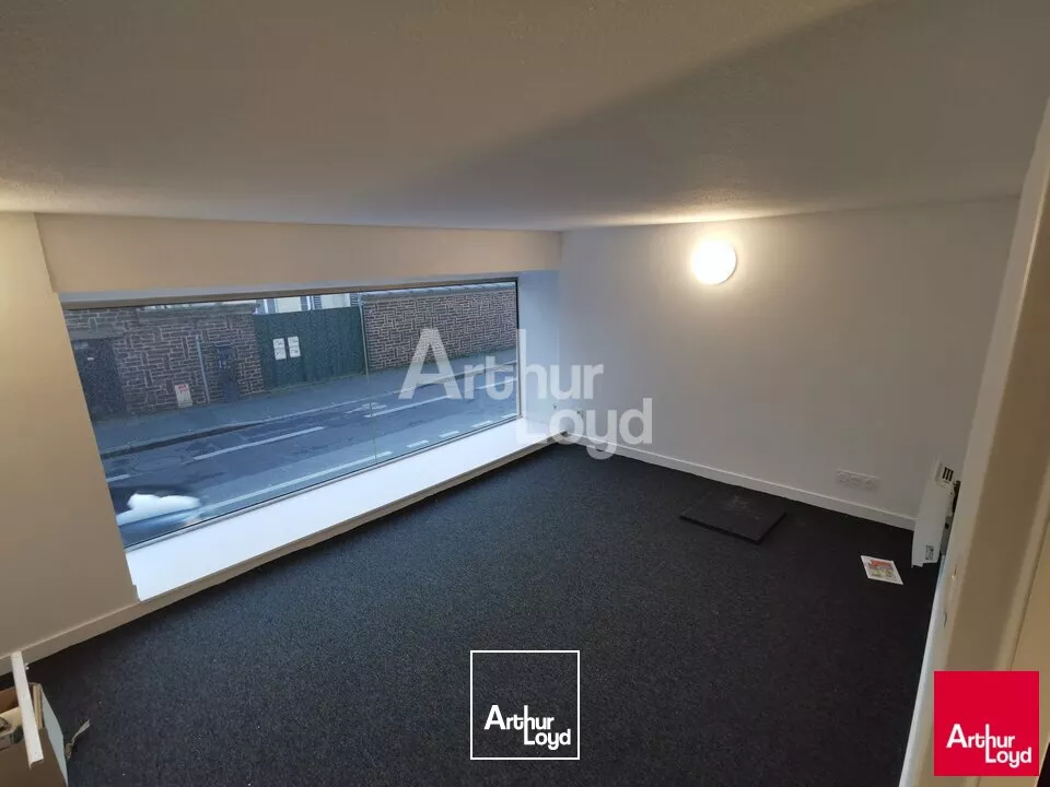 RENNES ST HELIER - BUREAUX A LOUER - 84 M² 