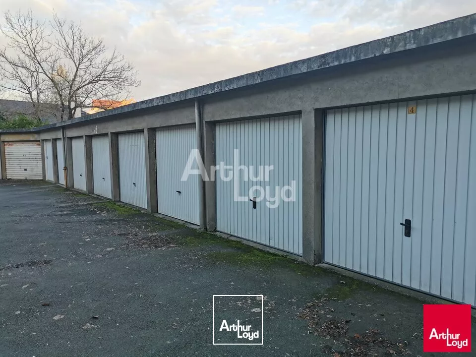 RENNES ST HELIER - BUREAUX A LOUER - 84 M² 