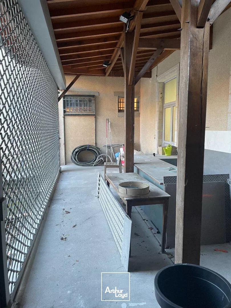 Local commercial Saint Junien 330 m² + parking et Terrasse