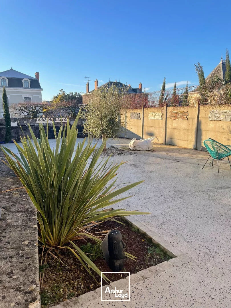 Local commercial Saint Junien 330 m² + parking et Terrasse