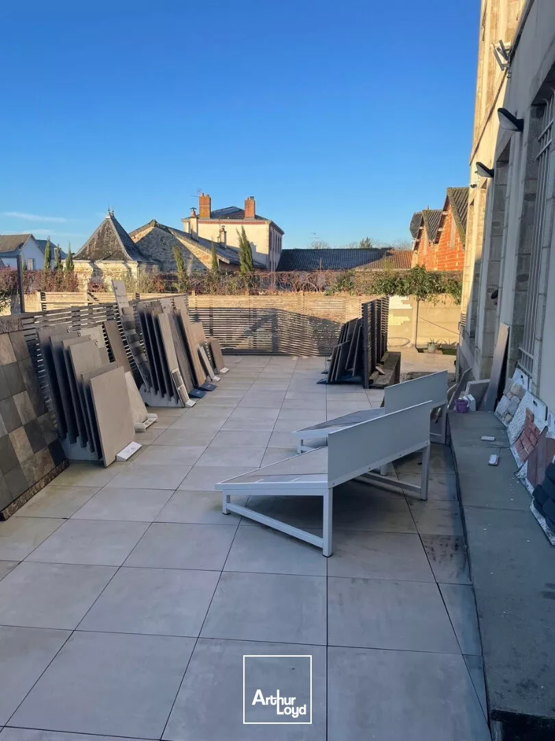 Local commercial Saint Junien 330 m² + parking et Terrasse