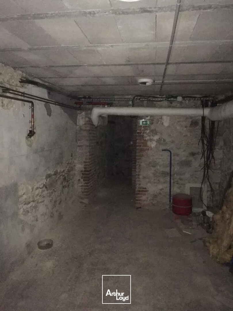 Local commercial Saint Junien 330 m² + parking et Terrasse